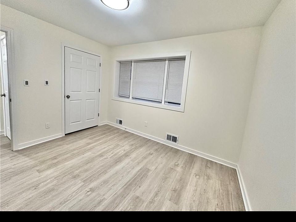 1st image of 2647 E 6th St #5