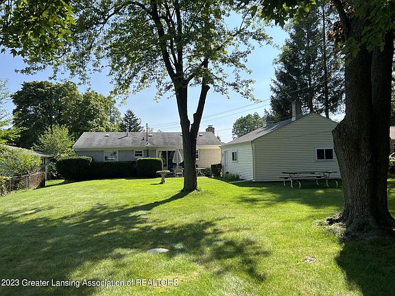 3rd image of 216 Woodhaven Dr