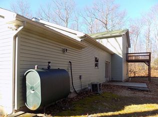 2216 White Dove Dr, East Stroudsburg, PA