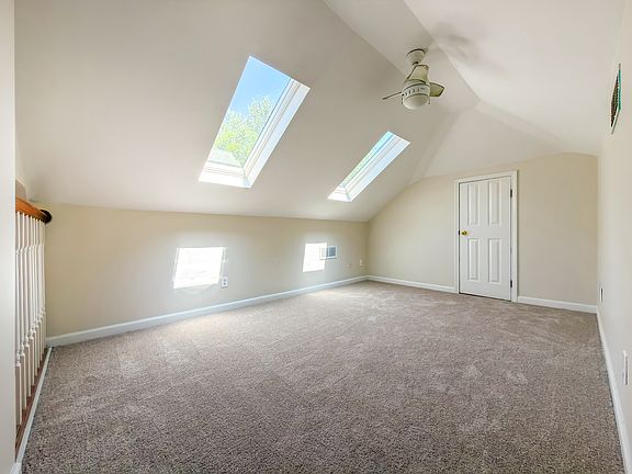 5th image of 124 Donerail Dr