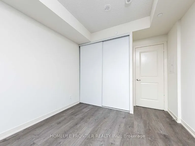 4955 Yonge St #2007 — Photo 7