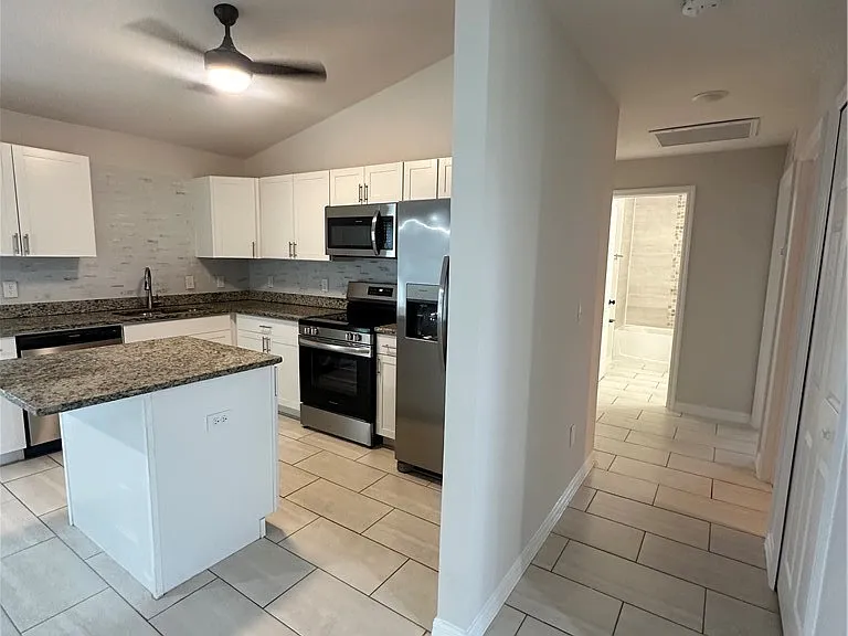 1105 NE 6th Place Cpe — Photo 33