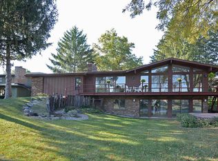 1182 Lakeside Dr S, Battle Creek, MI