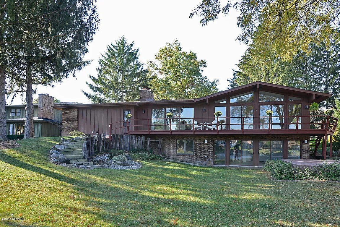 1182 Lakeside Dr S photo 1