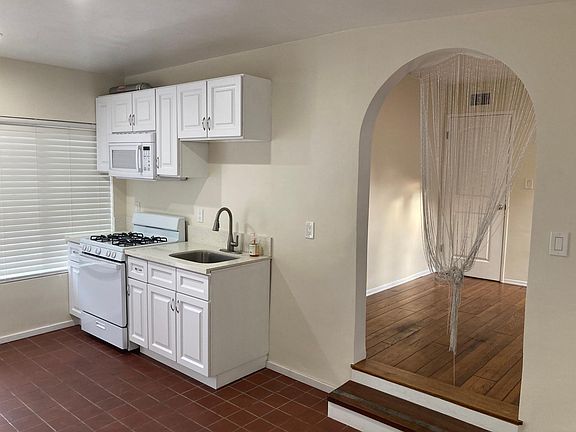 5th image of 21020 Cantara St