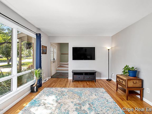 5th image of 1709 Pembroke St SE