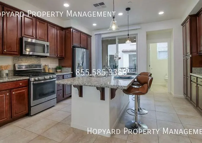 215 Siderno Ct — Photo 4