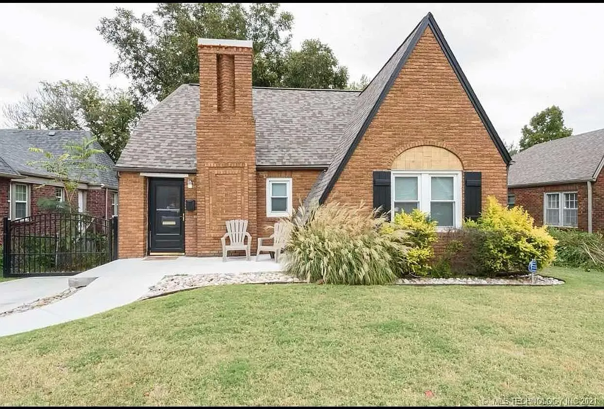 2 bed, 1203 sqft, $1,625 — Photo 1