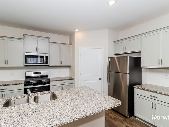 4th image of 111 Scotsway Ct