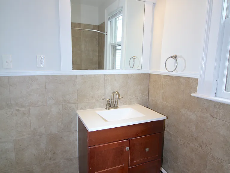 106 Grove St #1R — Photo 14