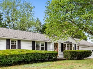 31 Day Cir, Woburn, MA 01801
