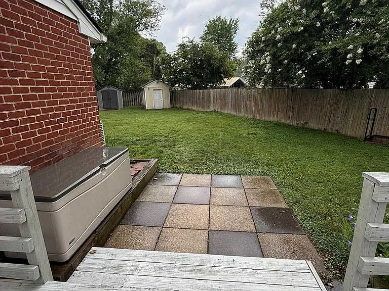 7915 Fairfax Rd — Photo 17