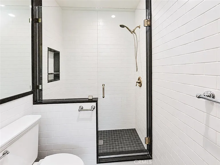 4720 Hayman Ave — Photo 26
