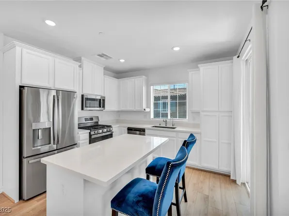 25 Barbara Ln #26, Las Vegas, NV 89183