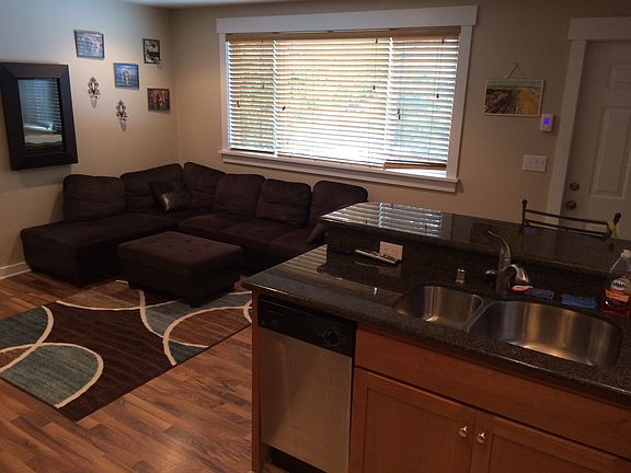 4th image of 11029 Durland Ave NE
