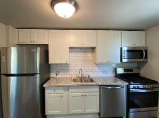 1802 Roth St APT 2, Madison, WI 53704