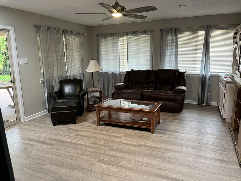 Living Area 2.