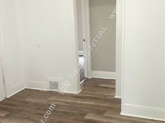 5th image of 954 E 130th St #1