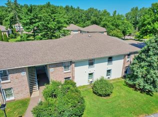 124 Ledgewood Cir APT 202, Burlington, VT 05401