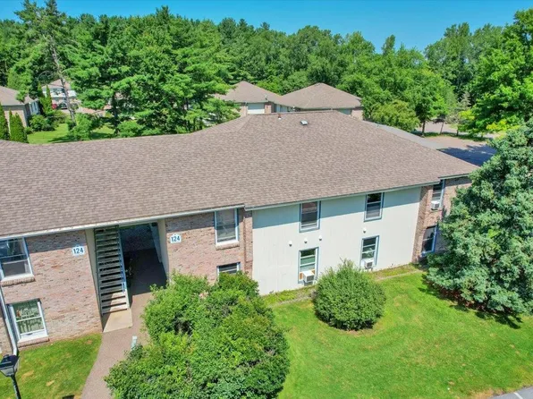124 Ledgewood Circle #202, Burlington, VT 05401