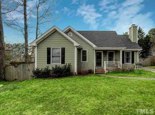 921 Cahlfield Ct, Fuquay Varina, NC 27526
