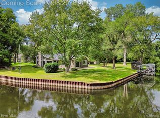9045 Commerce Rd, Commerce Township, MI 48382