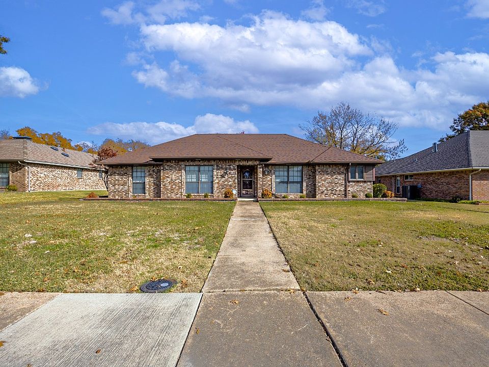1st image of 4916 Country Club Dr