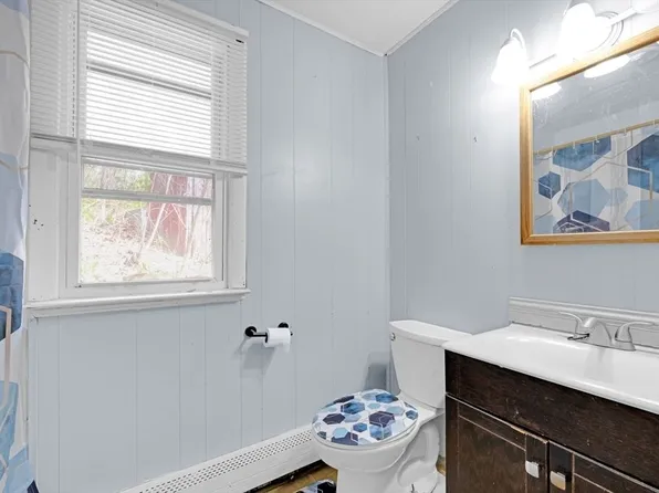 748 Alden St, Springfield, MA 01109