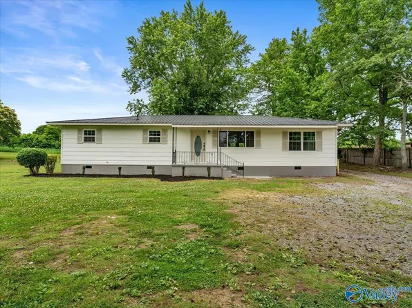 255 Vaughn Dr, Rainsville, AL 35986