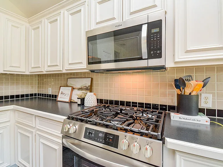 3815 Summerfield Dr — Photo 18
