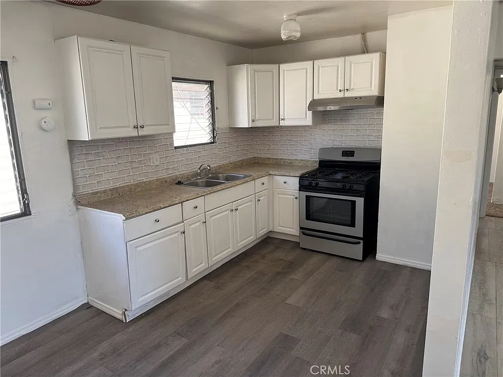 7223 Pickering Ave — Photo 2