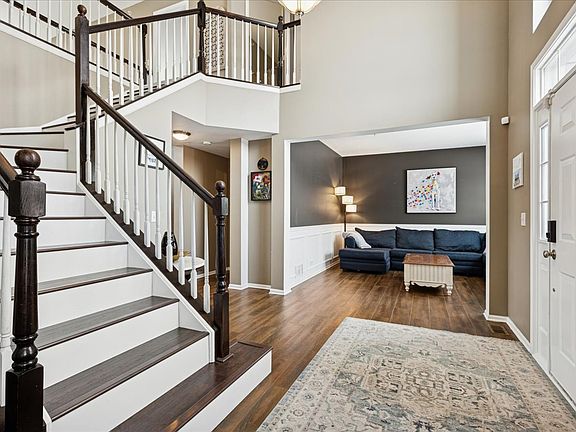 3rd image of 1715 White Oak Ln