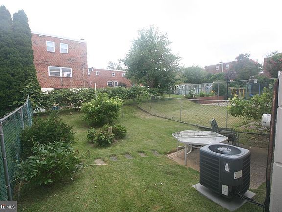 3rd image of 8513 Ferndale St