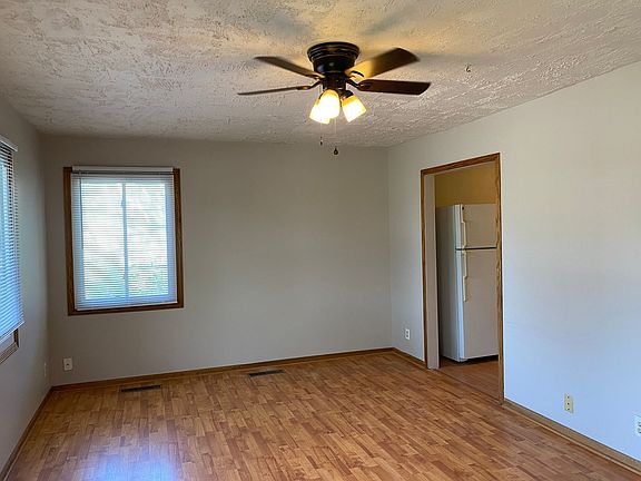 2nd image of 4006 Vinton St
