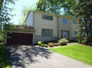 2039 Deering Ave, West Bloomfield, MI 48323