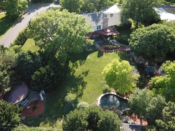 1098 Evergreen Dr, Phillipsburg, KS 67661