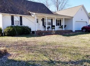 6120 Springbrook Dr, Paducah, KY 42001