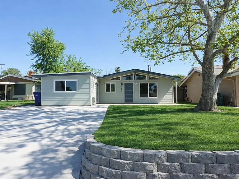5650 San Vincente Way — Photo 2