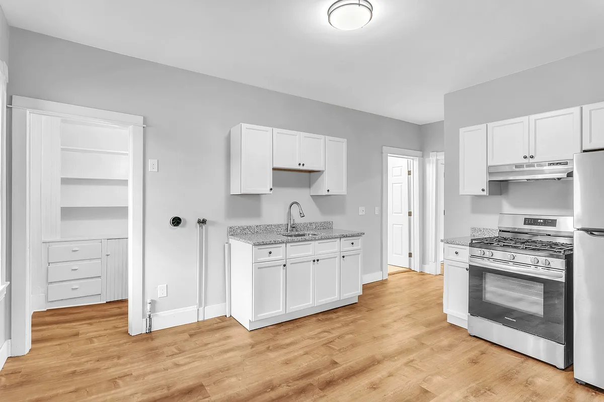 Building Photo - 863 Chicopee St #1L
