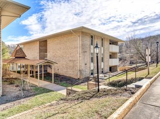 5260 Crossbow Cir UNIT 3D, Roanoke, VA 24018