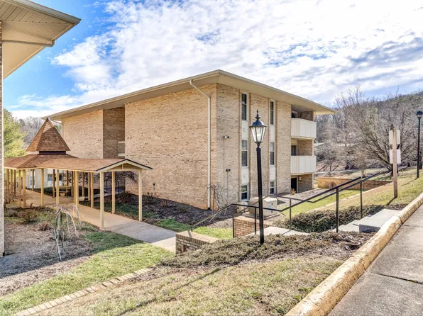 5260 Crossbow Cir Unit 3D, Roanoke, VA 24018