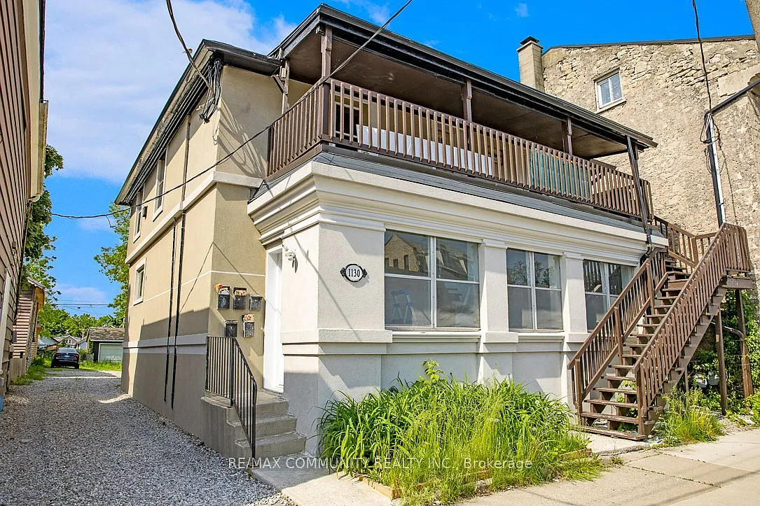 3 bed, $1,990 — Photo 2