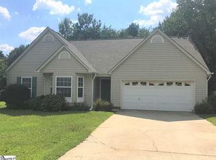104 Old Field Dr, Simpsonville, SC 29680