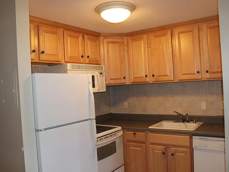 64 Main St #13B — Photo 10