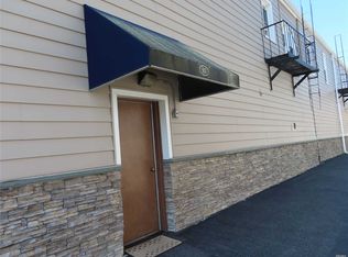 93 Deer Park Ave APT 11, Babylon, NY 11702