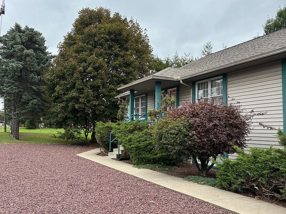 1703 Main St #2B