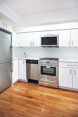 4th image of 103 W 137th St #1F