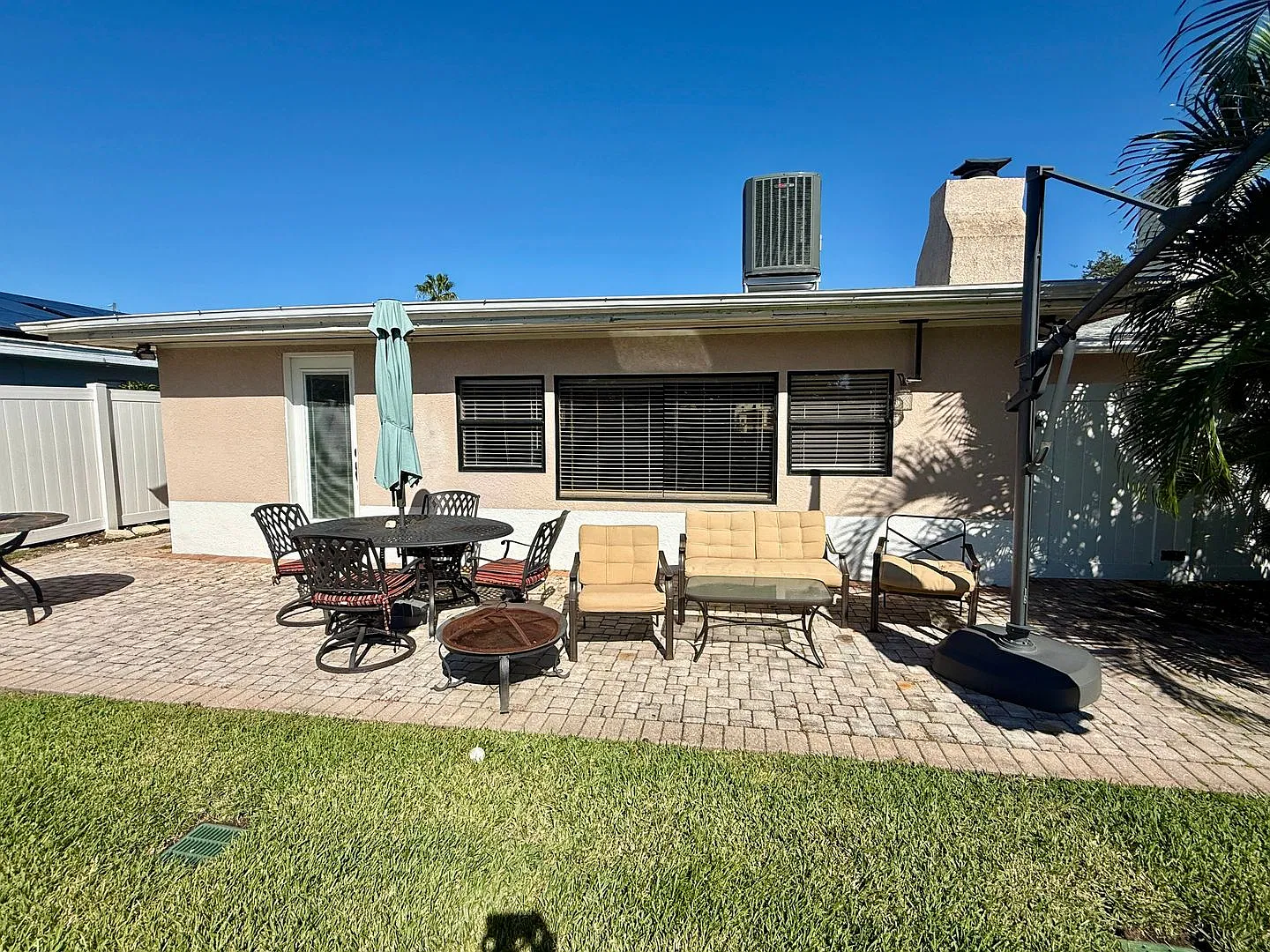Ne St. Pete 2/1.5/1 Fully Furnished Rental — Photo 4
