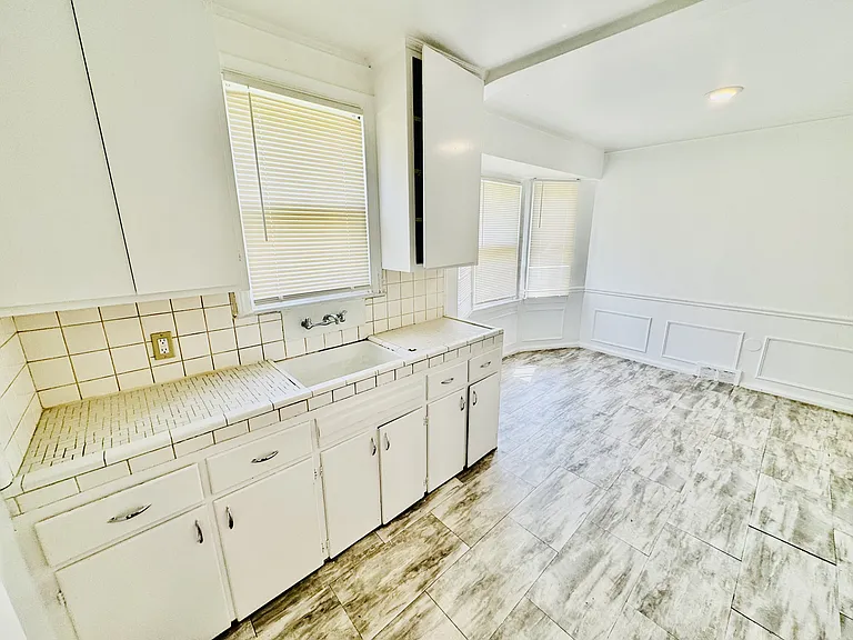 15692 Manning St — Photo 1