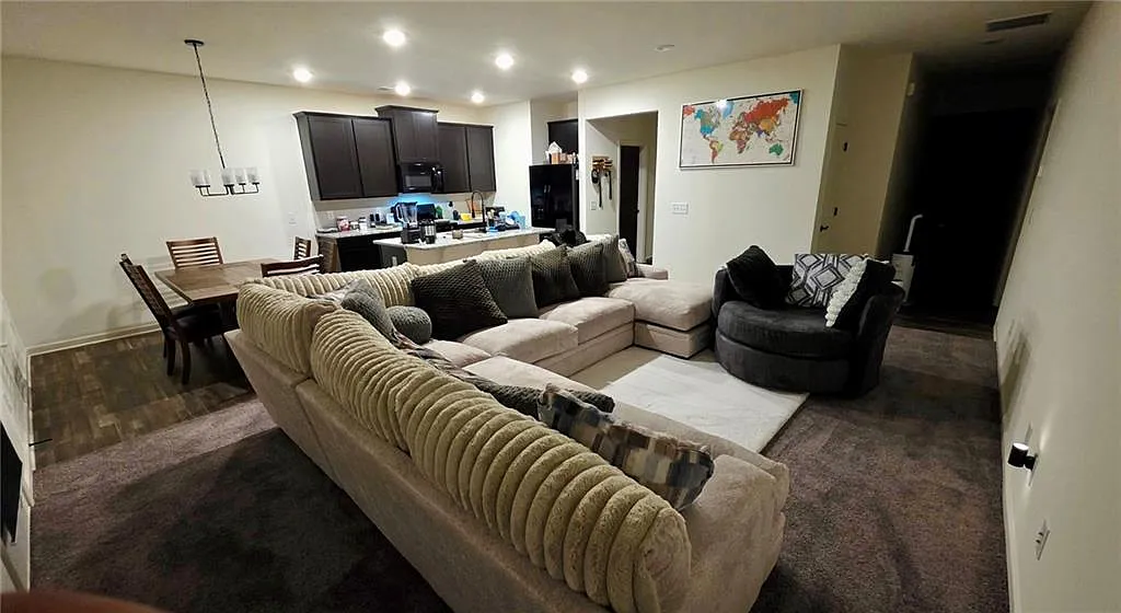3 bed, 2.0 bath, 1508 sqft, $2,350 — Photo 4